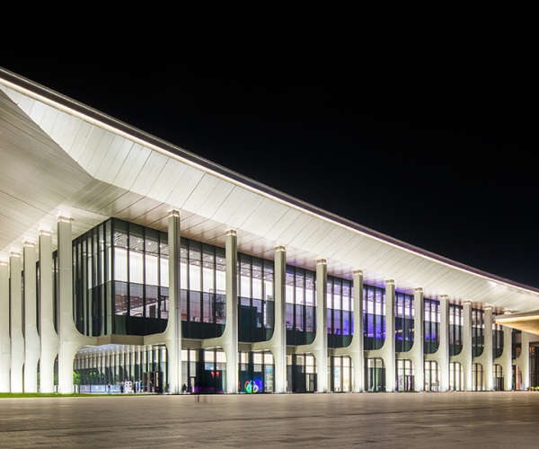 市場(chǎng)使用的冷卻塔三種材質(zhì)特點(diǎn)是哪些呢？？(冷卻塔怎么